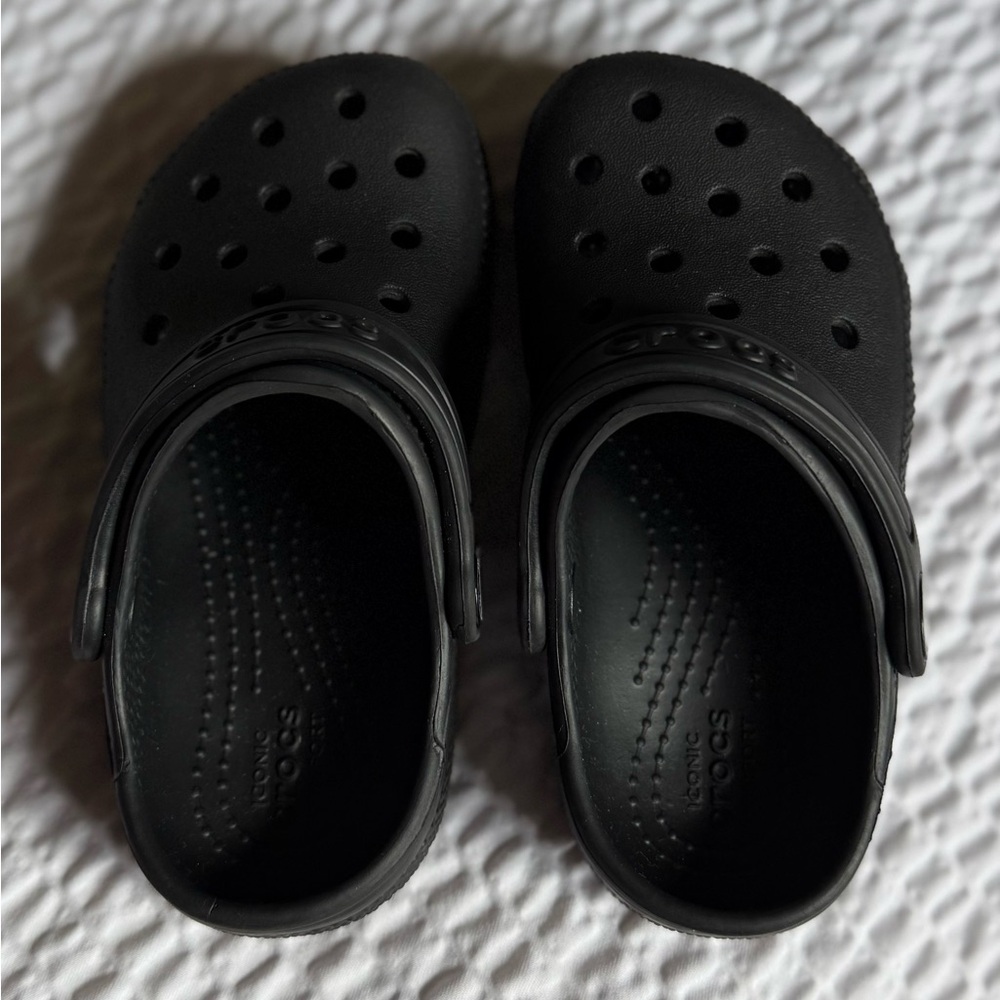 CROCS Toddler Size 9 Black